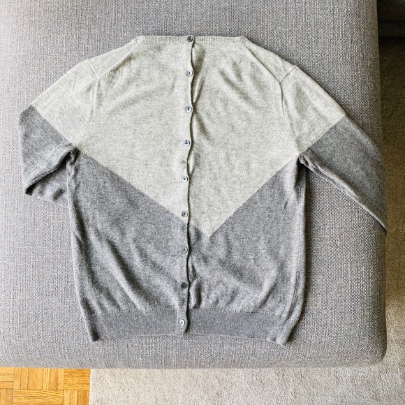 J. CREW COLLECTION 100% Cashmere Sweater - Picture 2 of 7